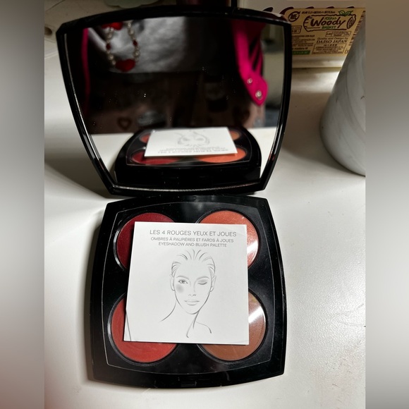 Chanel face quad ( face & eyes) EUC, Giant palette 🎨 - Picture 5 of 9